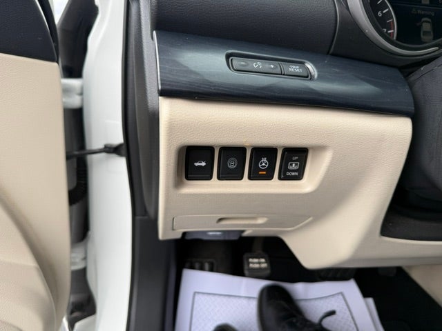 2022 Nissan Maxima Platinum