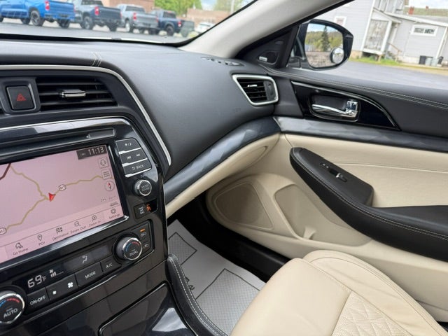 2022 Nissan Maxima Platinum