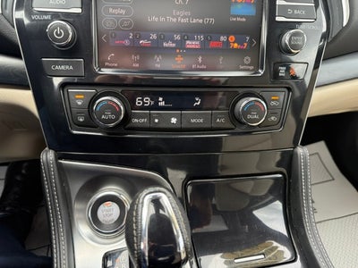 2022 Nissan Maxima Platinum