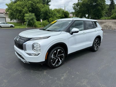 2024 Mitsubishi Outlander SE