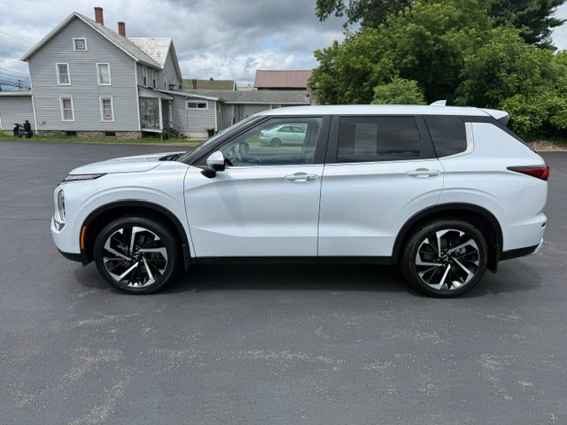 2024 Mitsubishi Outlander SE