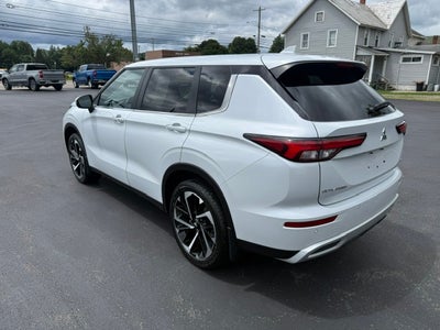 2024 Mitsubishi Outlander SE